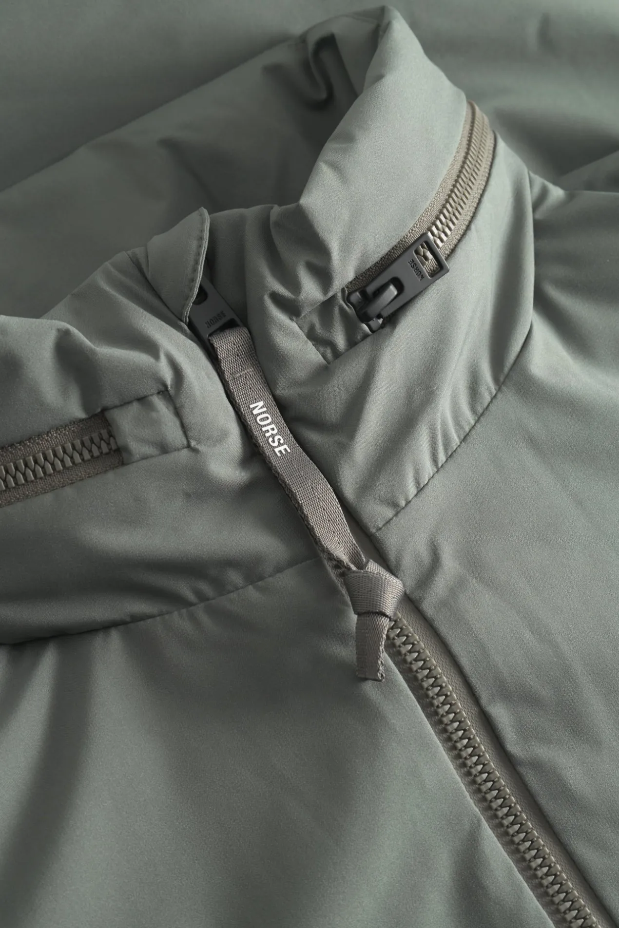 alta_l_jacket_2-1.webp Norse Projects OUTERWEAR^Alta 2L Jacket Pewter