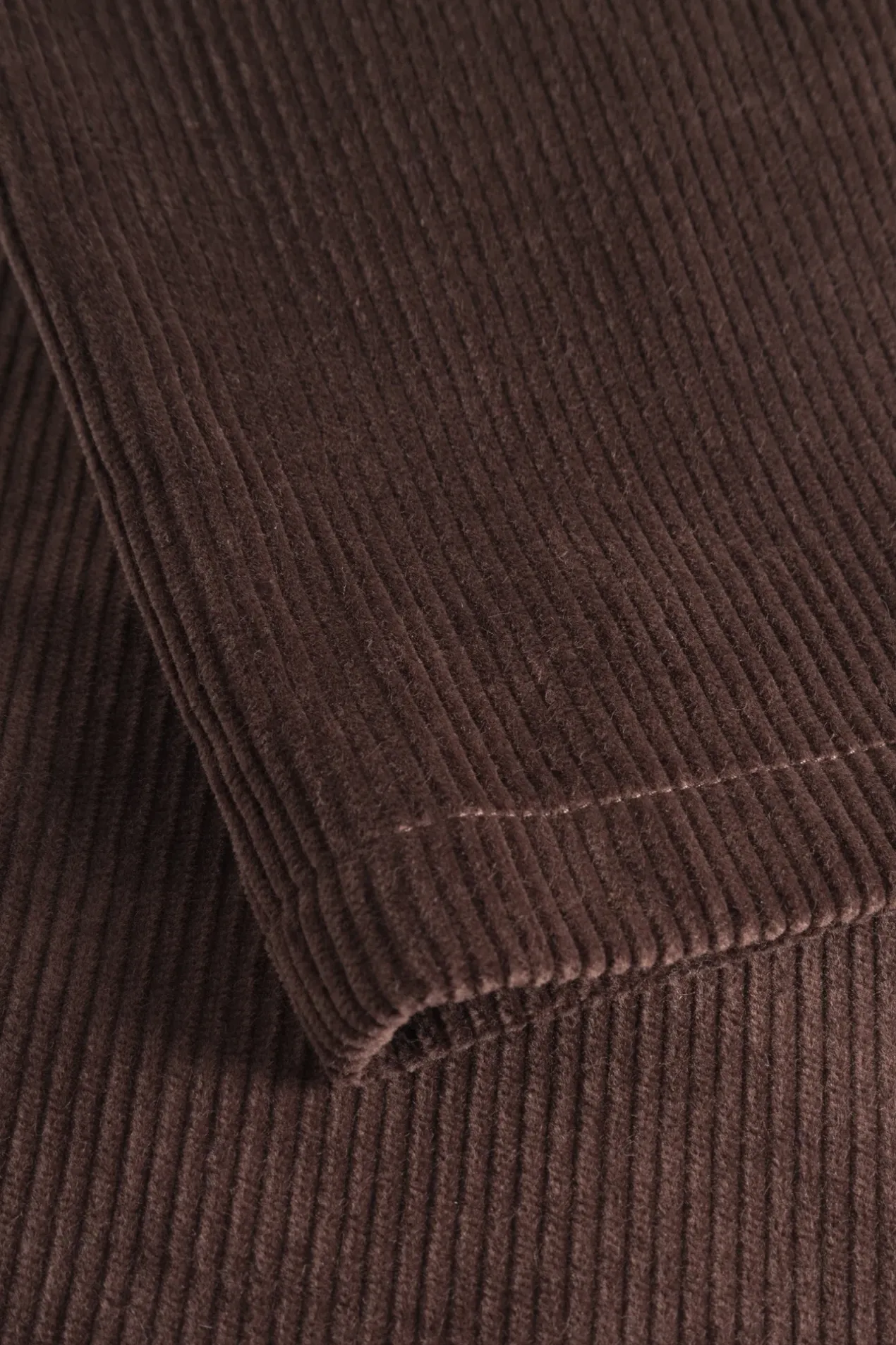 aros_regular_wide_wale_corduroy_chino_espresso_7.webp Norse Projects TROUSERS^Aros Regular Wide Wale Corduroy Chino Espresso