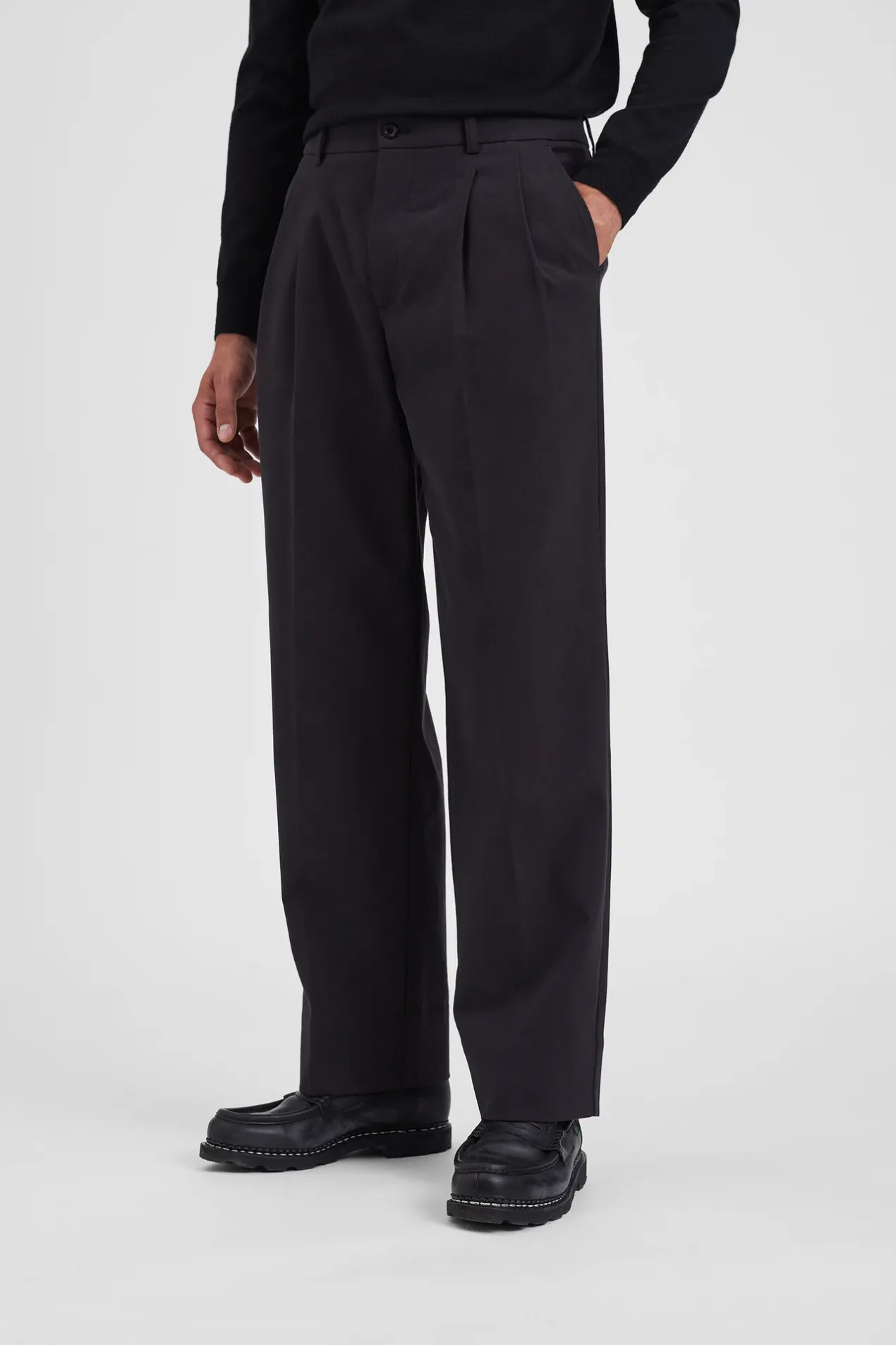 benn_relaxed_pleated_trouser_2.webp Norse Projects TROUSERS^Benn Relaxed Pleated Trouser Dark Navy