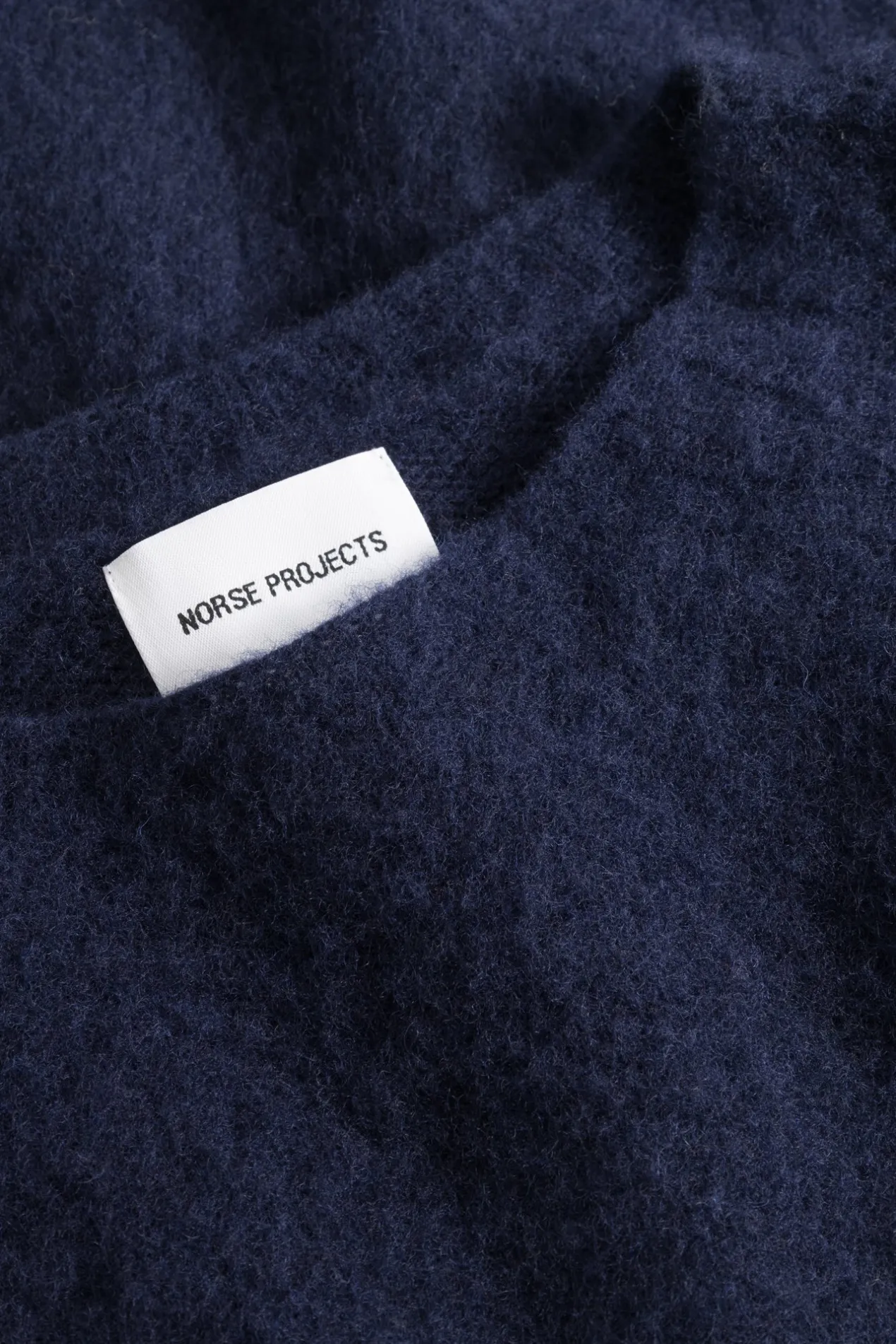 birnir_brushed_lambswool_4-3.webp Norse Projects KNITWEAR^Birnir Brushed Lambswool Dark Navy