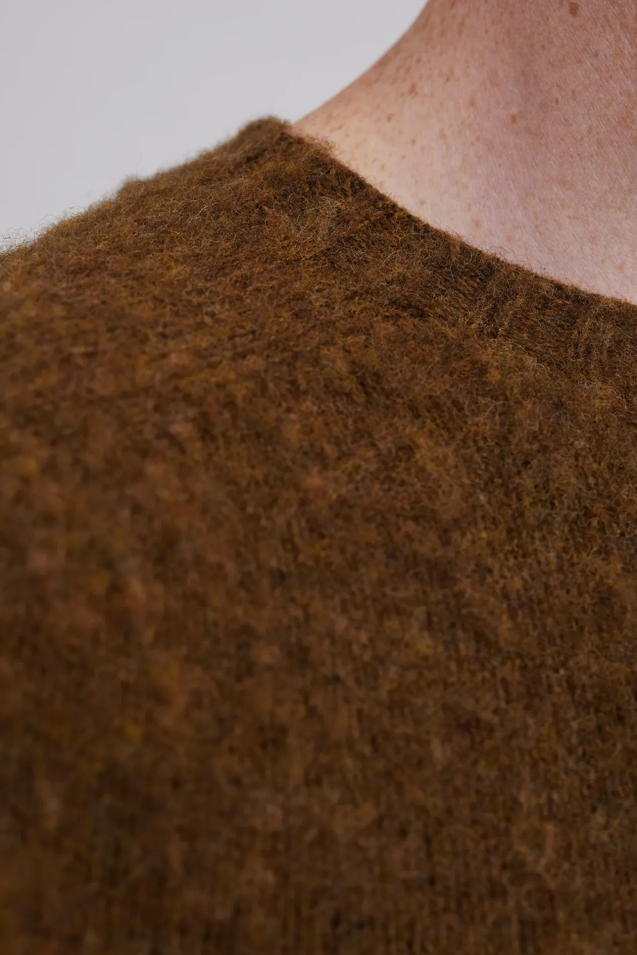 birnir_brushed_lambswool_4-6.webp Norse Projects KNITWEAR^Birnir Brushed Lambswool Dark Olive