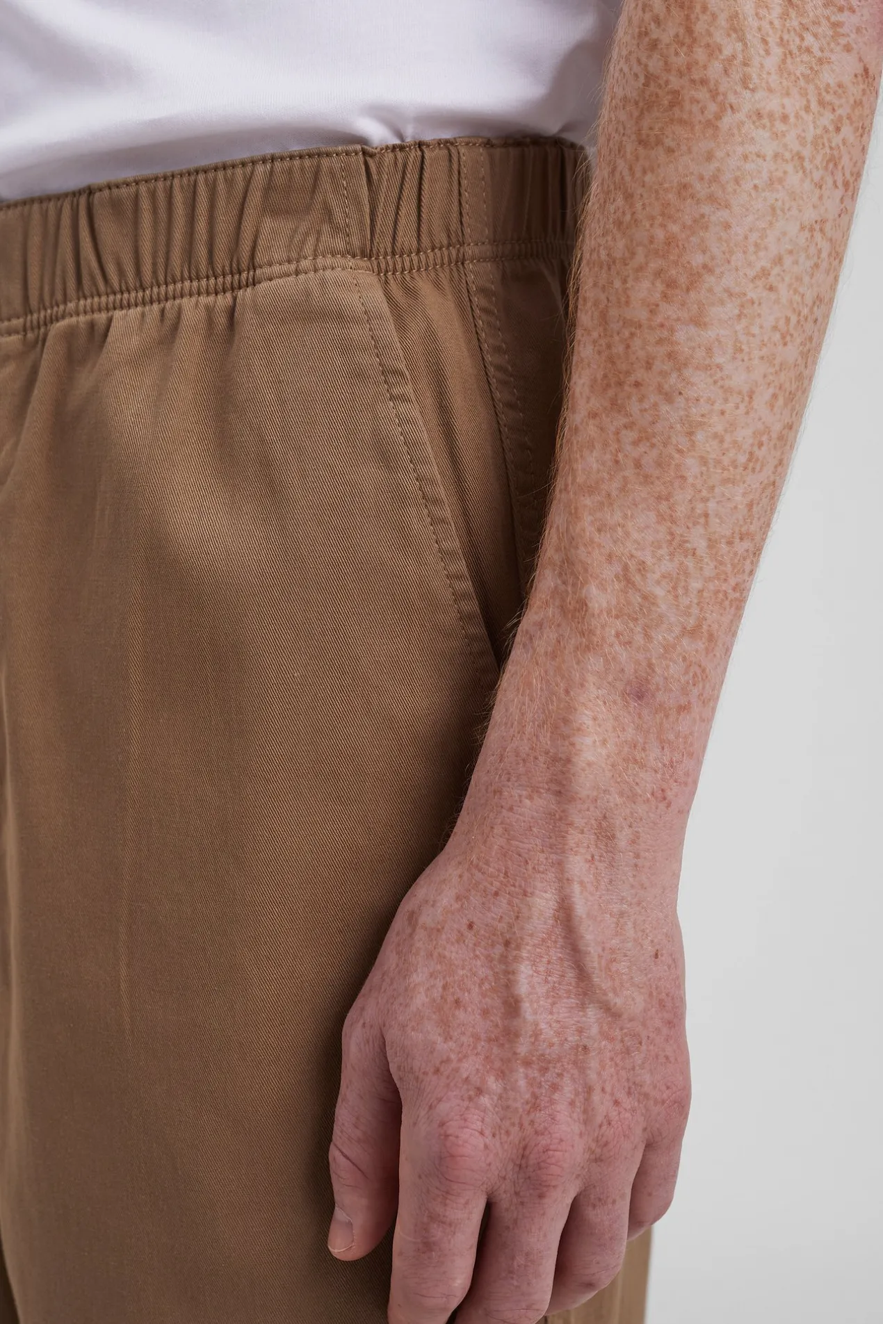 ezra_light_stretch_4.webp Norse Projects TROUSERS^Ezra Light Stretch Utility Khaki