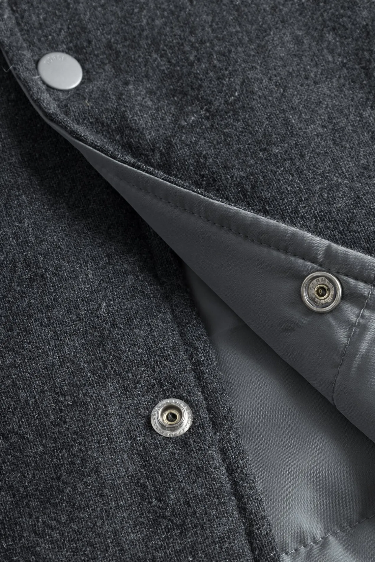 hjalmer_insulated_wool_overshirt_8.webp Norse Projects OVERSHIRTS^Hjalmer Insulated Wool Overshirt Charcoal Melange