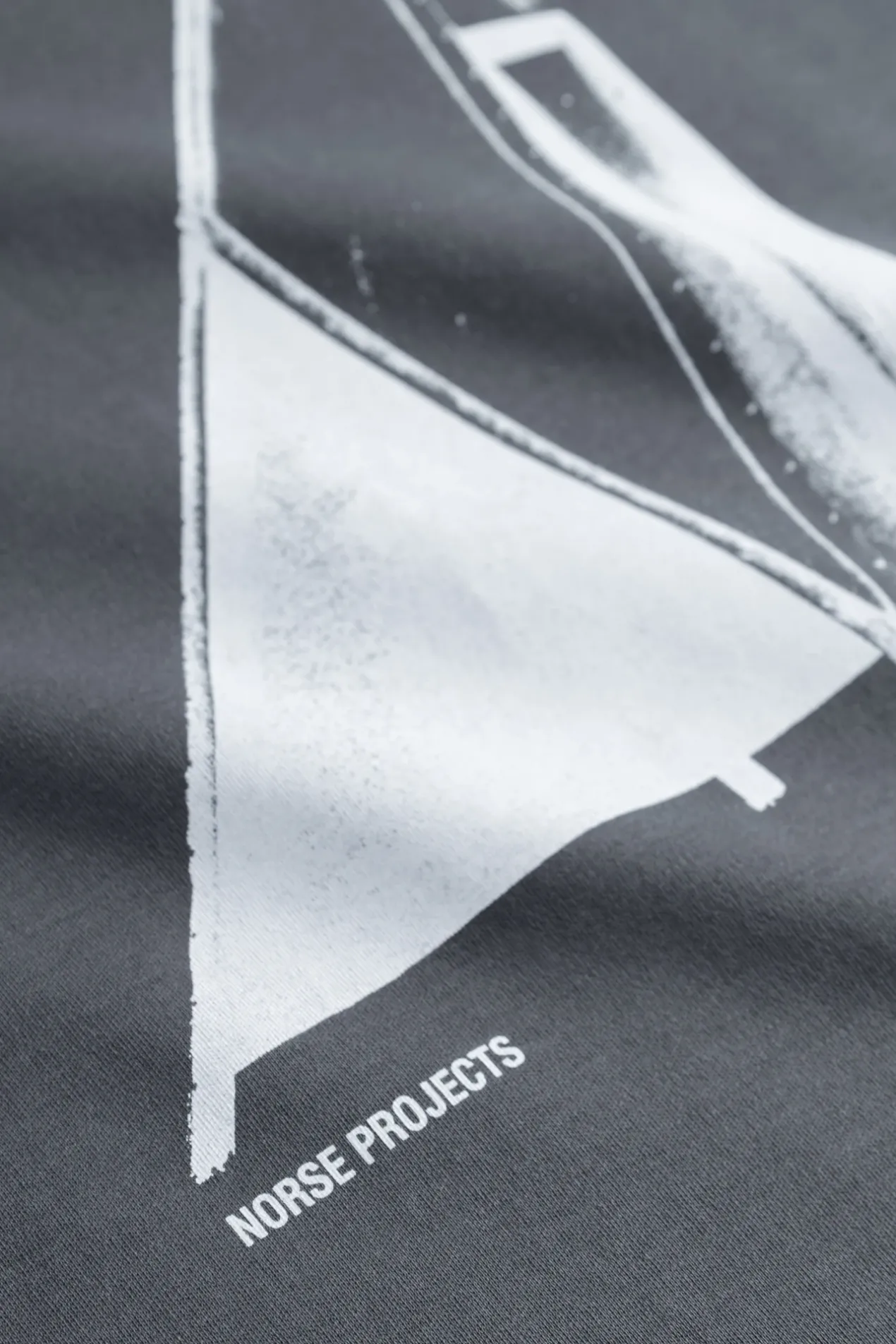 holger_organic_interlock_hide_print_tshirt_6.webp Norse Projects T-SHIRTS^Holger Organic Interlock Hide Print T-Shirt Battleship Grey
