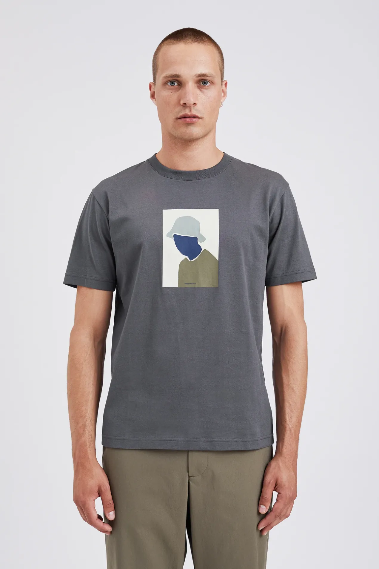 johannes_organic_bucket_hat_print_tshirt_2.webp Norse Projects T-SHIRTS^Johannes Organic Bucket Hat Print T-shirt Magnet Grey