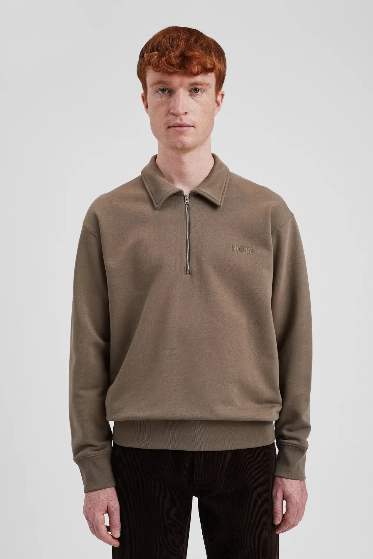 ketel_relaxed_organic_norse_logo_half_zip_2-2.webp Norse Projects SWEATSHIRTS^Ketel Relaxed Organic NORSE Logo Half Zip Sediment Green