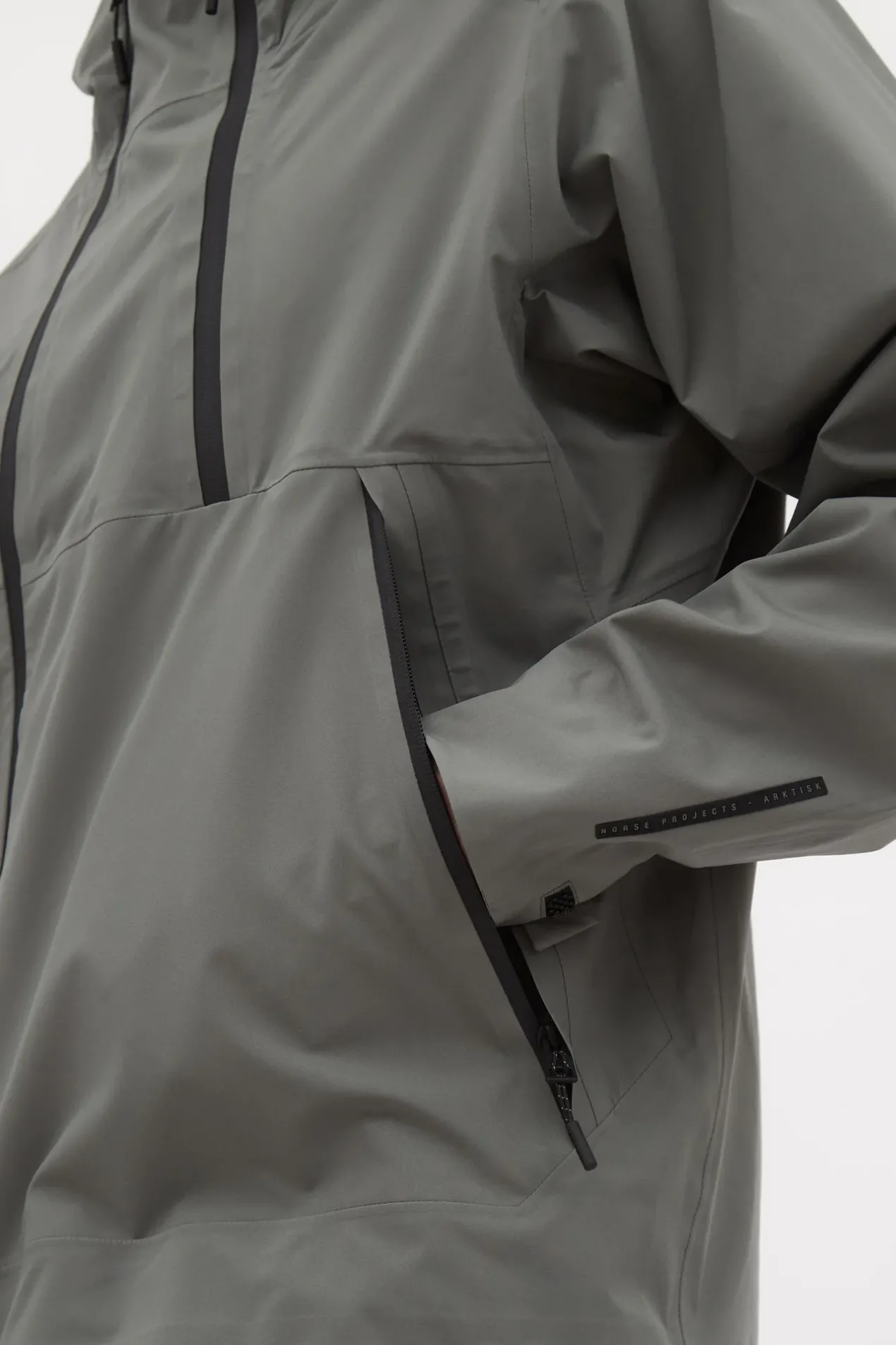 l_waterproof_shell_jacket_6-1.webp Norse Projects OUTERWEAR^3L Waterproof Shell Jacket Pewter