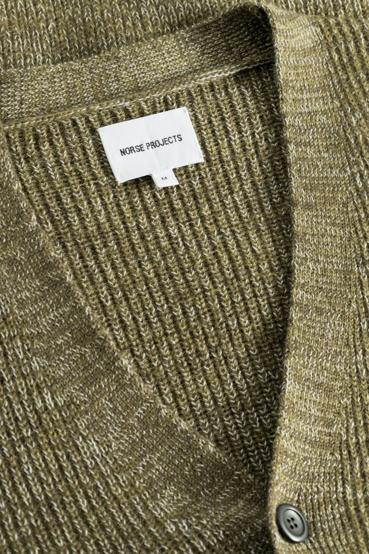 loki_wool_cotton_rib_cardigan_6-2.webp Norse Projects KNITWEAR^Loki Wool Cotton Rib Cardigan Sitka Green