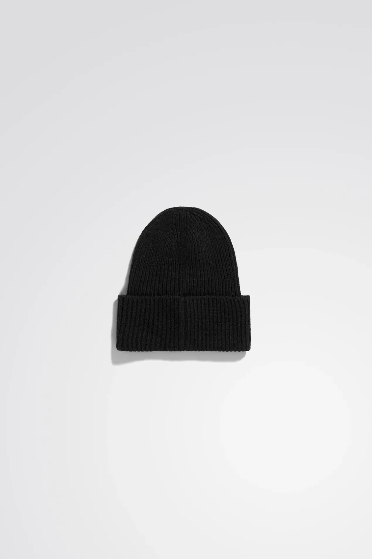 merino_lambswool_rib_n_logo_beanie_1-5.webp Norse Projects BEANIES^Merino Lambswool Rib N Logo Beanie Black