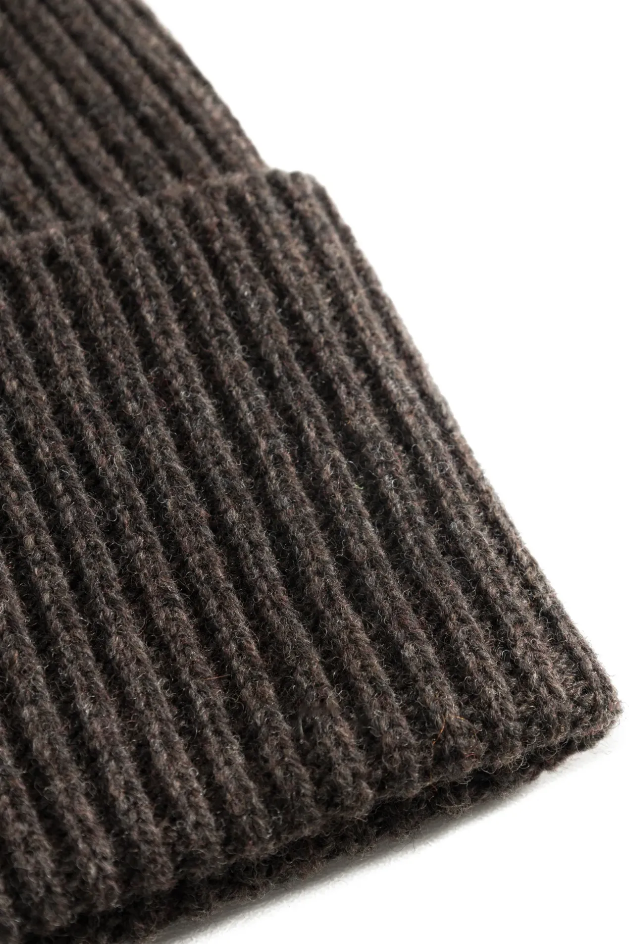merino_lambswool_rib_n_logo_beanie_4-1.webp Norse Projects BEANIES^Merino Lambswool Rib N Logo Beanie Heathland Brown
