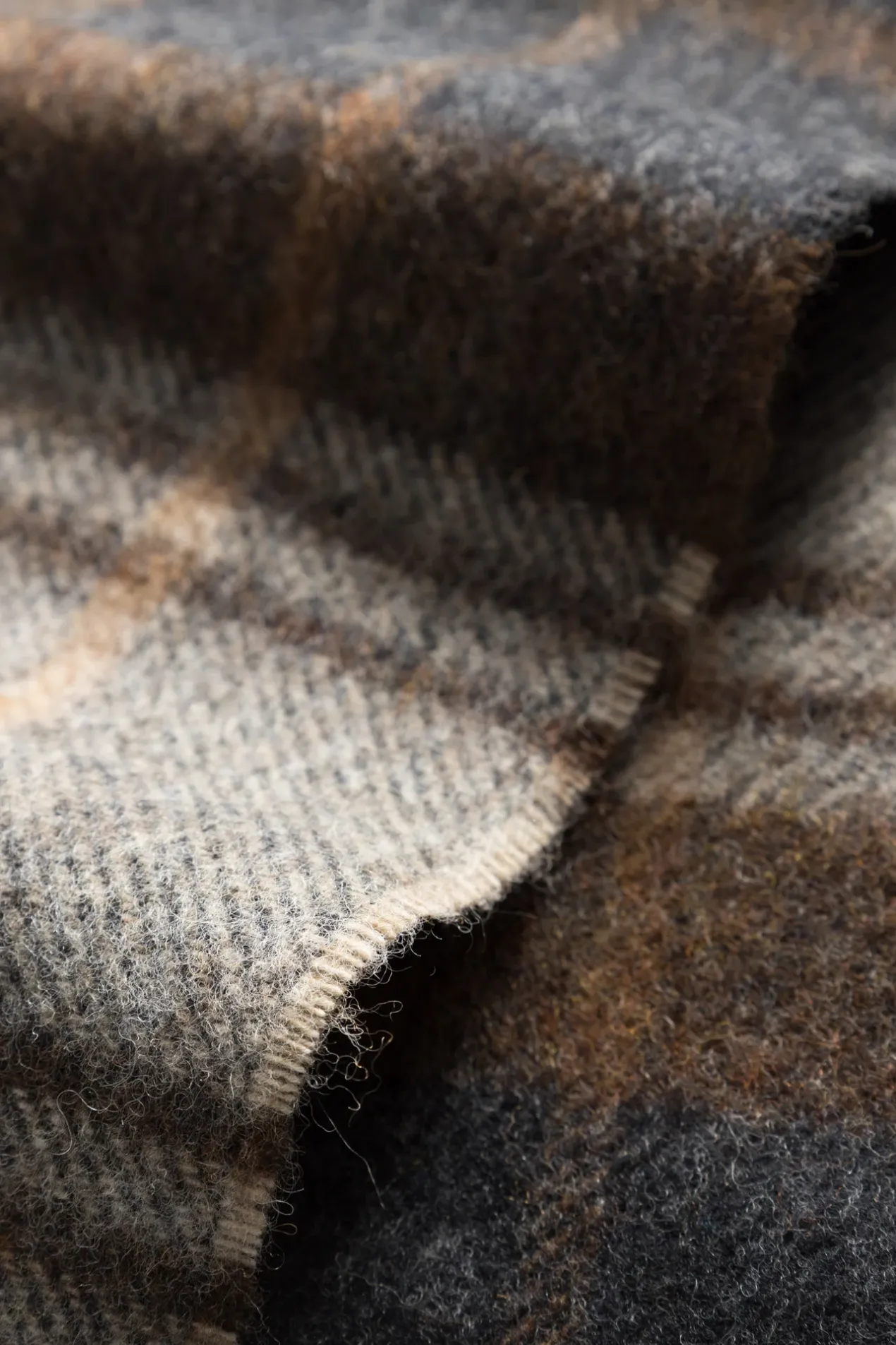 moon_checked_merino_lambswool_scarf_4.webp Norse Projects ACCESSORIES^Moon Checked Merino Lambswool Scarf Taupe