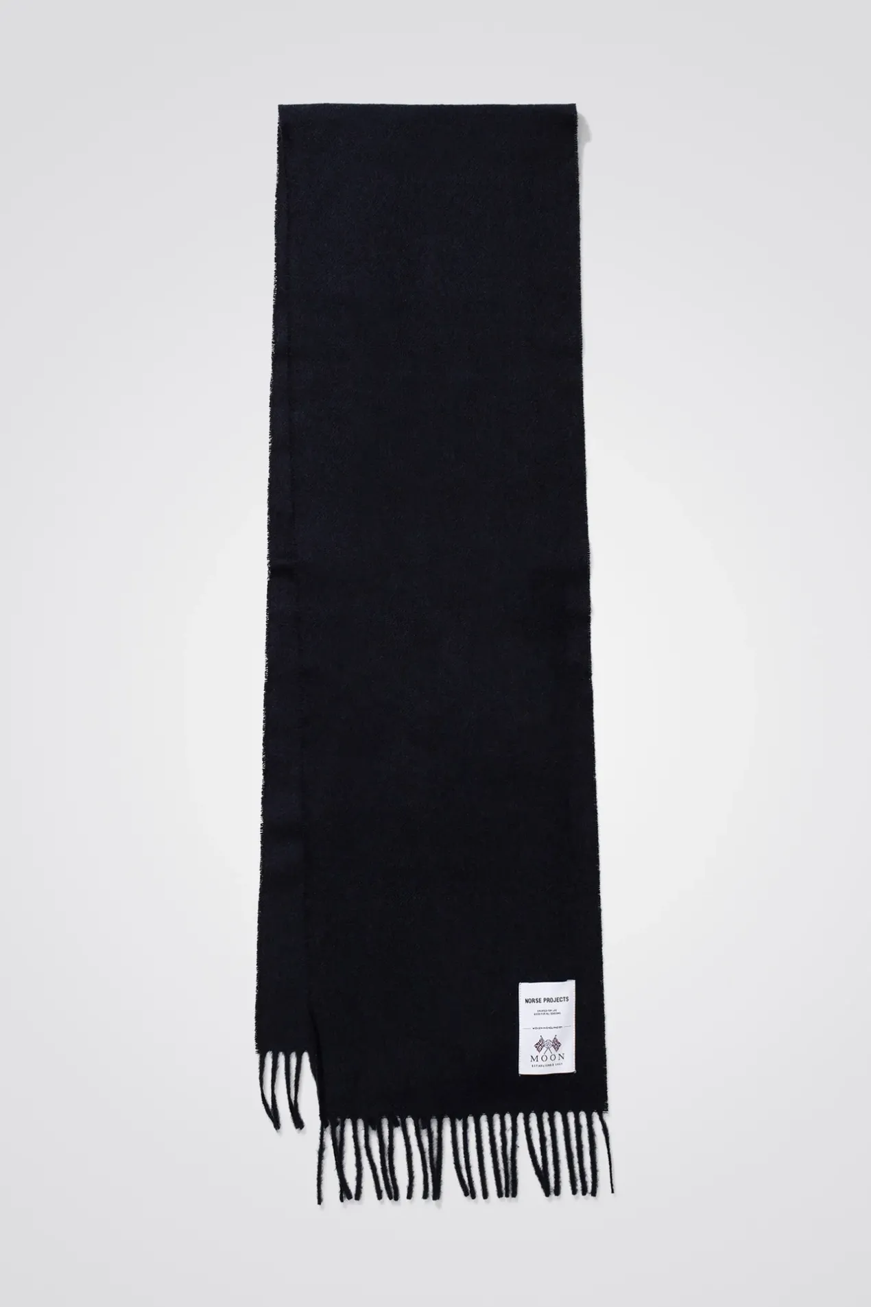 moon_lambswool_scarf_1-3.webp Norse Projects ACCESSORIES^Moon Lambswool Scarf Dark Navy