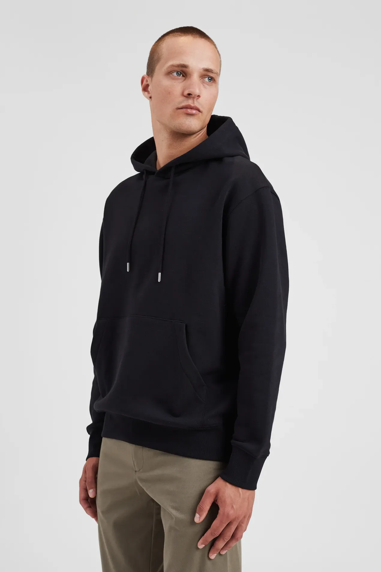 norse_standard_hoodie_3-4.webp Norse Projects SWEATSHIRTS^Norse Standard Hoodie Black