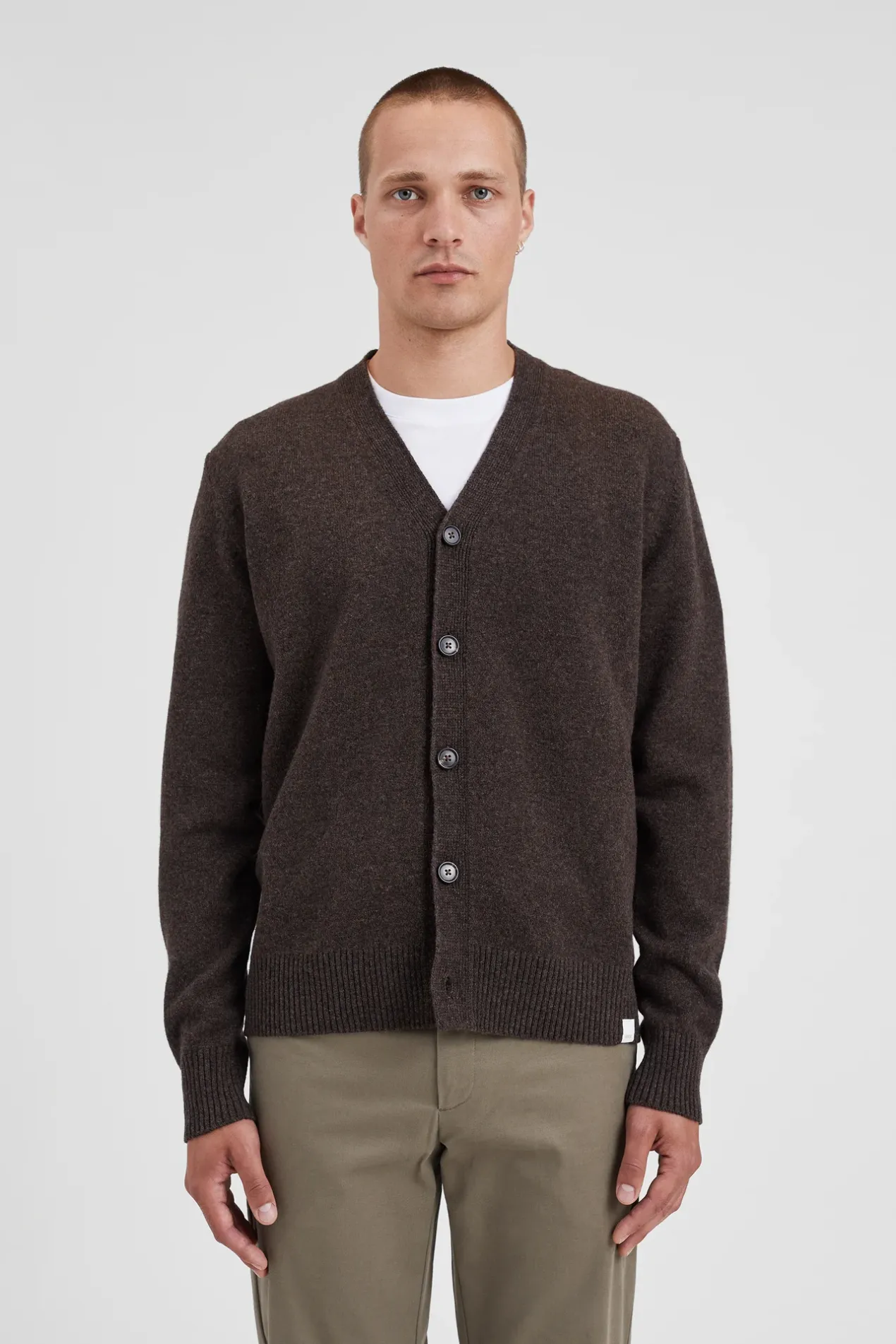 norse_standard_merino_lambswool_cardigan_2-2.webp Norse Projects KNITWEAR^Norse Standard Merino Lambswool Cardigan Heathland Brown