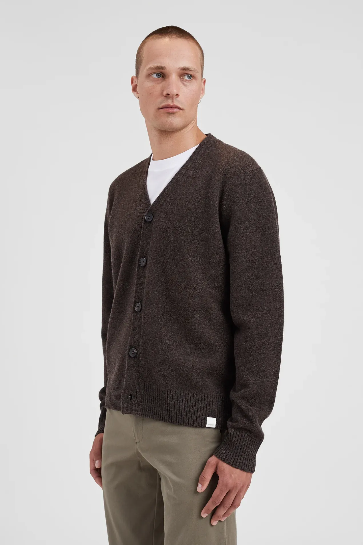 norse_standard_merino_lambswool_cardigan_3-2.webp Norse Projects KNITWEAR^Norse Standard Merino Lambswool Cardigan Heathland Brown