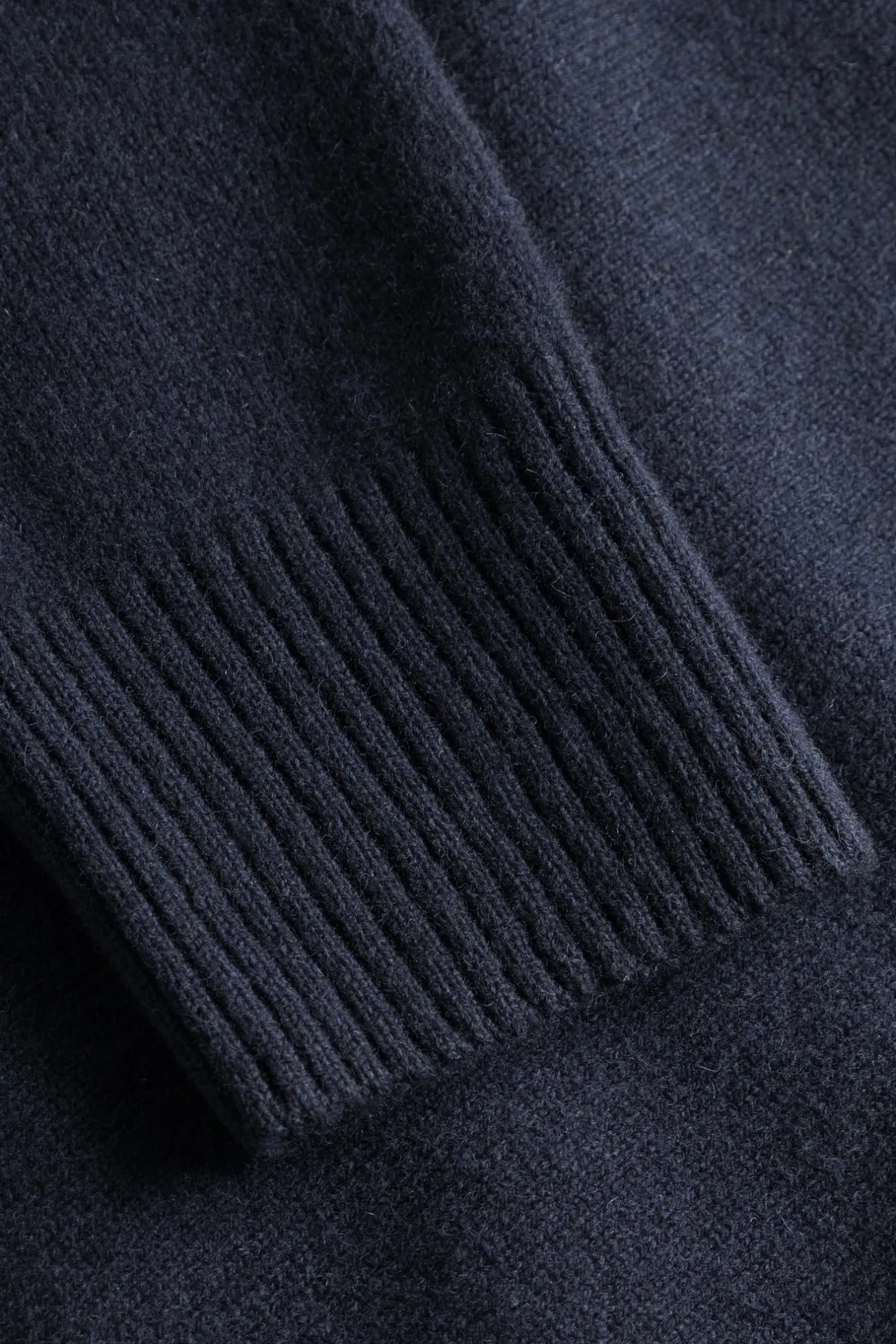 norse_standard_merino_lambswool_cardigan_5-4.webp Norse Projects KNITWEAR^Norse Standard Merino Lambswool Cardigan Dark Navy