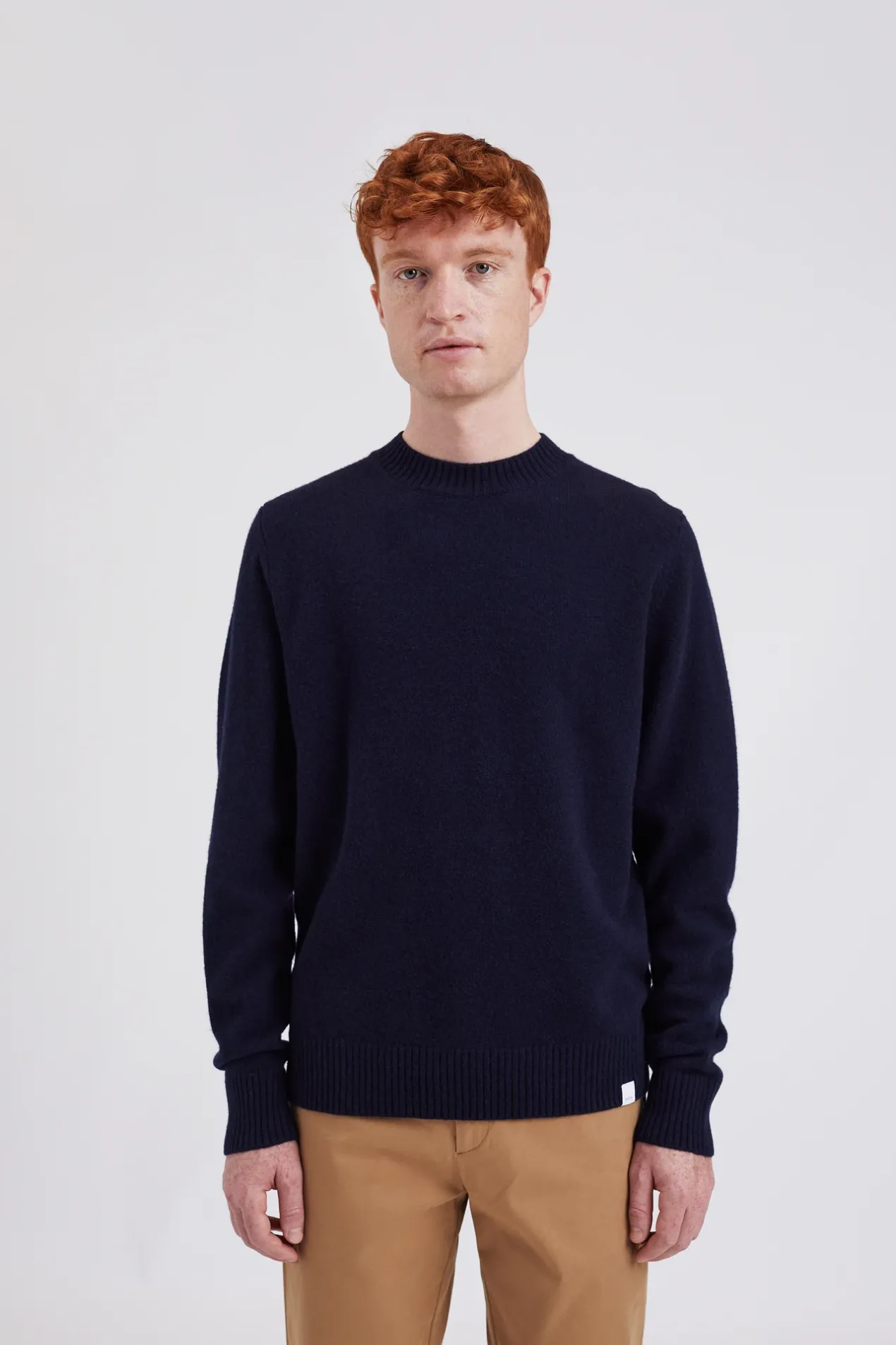 norse_standard_merino_lambswool_sweater_2.webp Norse Projects KNITWEAR^Norse Standard Merino Lambswool Sweater Dark Navy