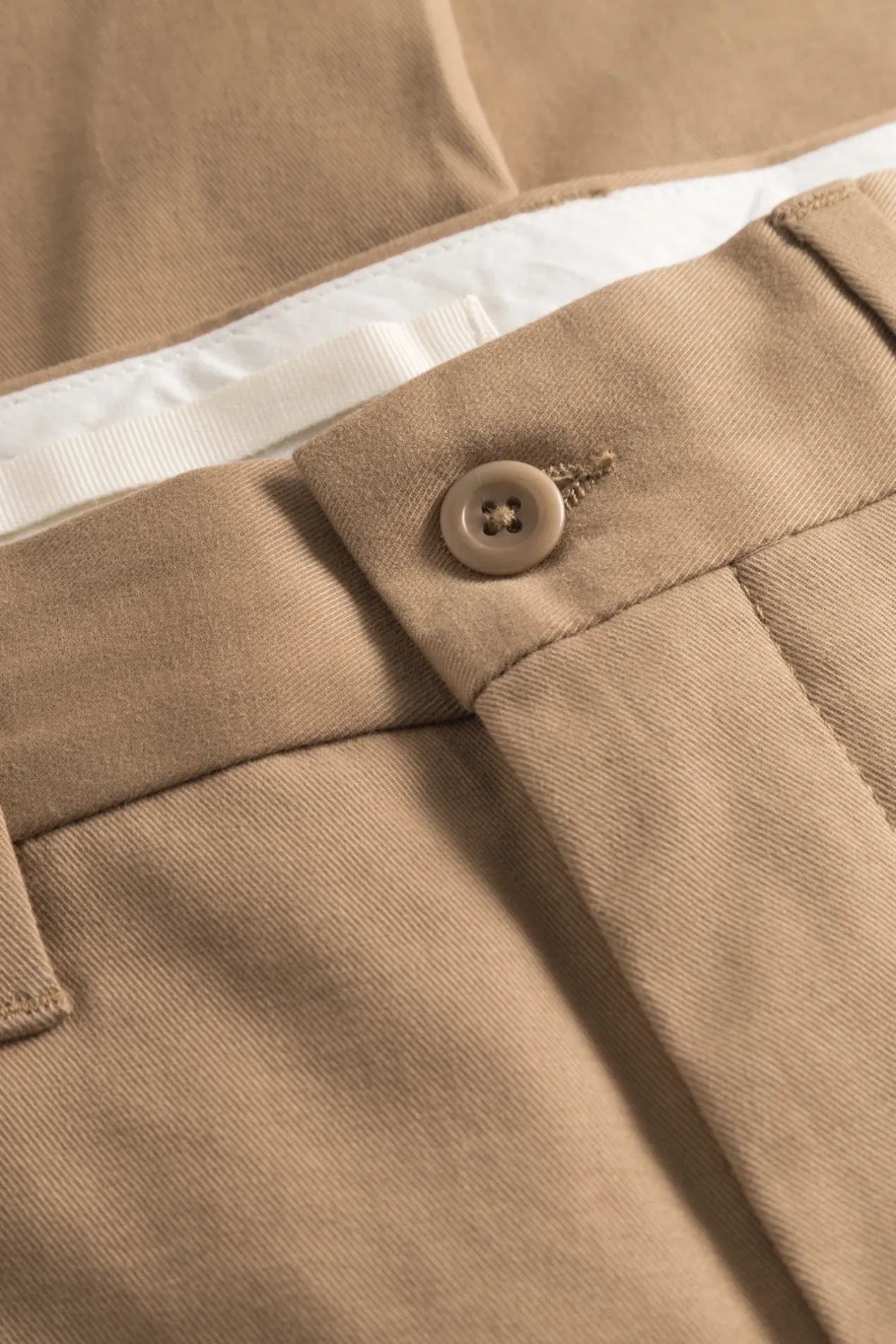 norse_standard_slim_chino_6-1.webp Norse Projects TROUSERS^Norse Standard Slim Chino Utility Khaki