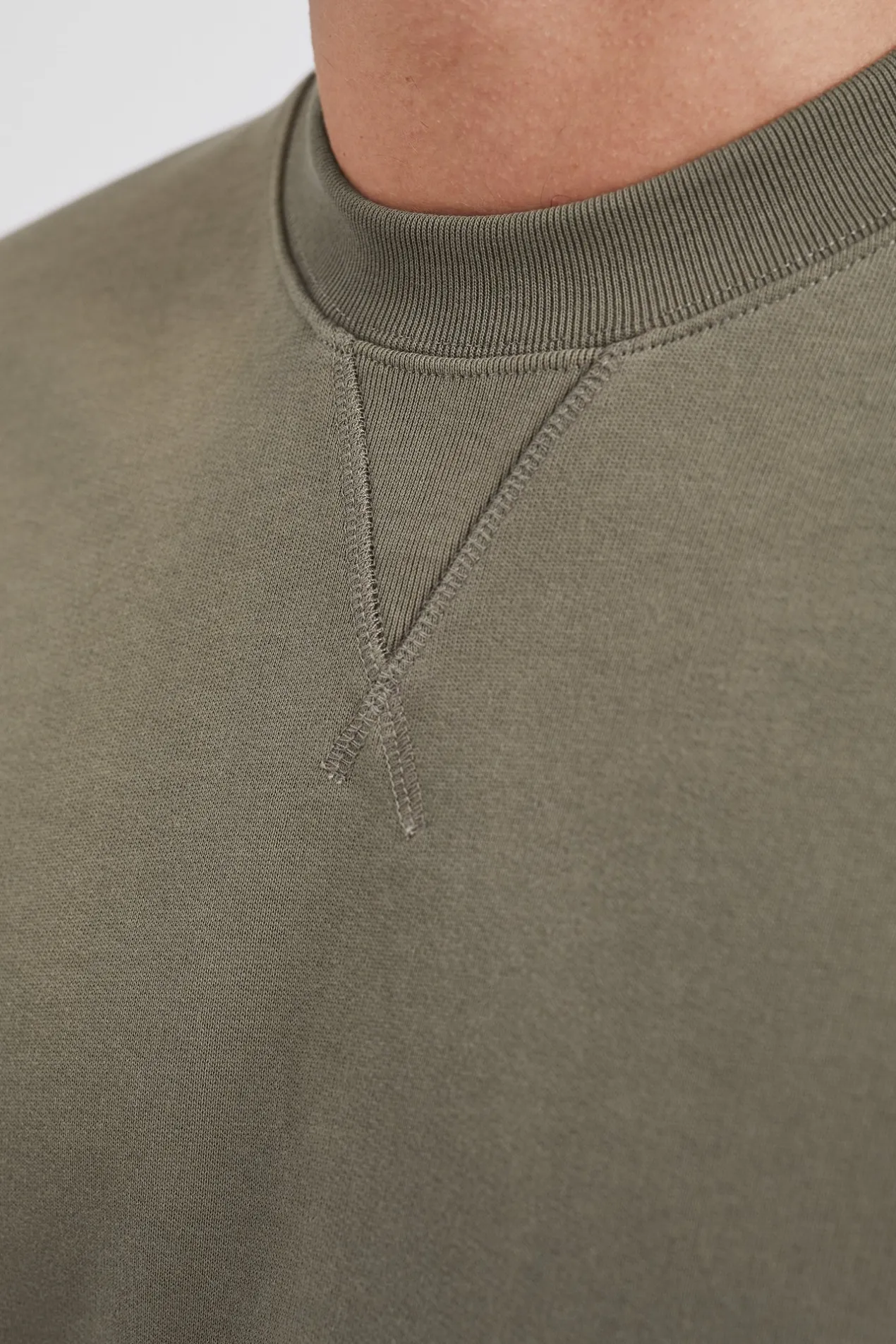norse_standard_sweatshirt_4.webp Norse Projects SWEATSHIRTS^Norse Standard Sweatshirt Sediment Green