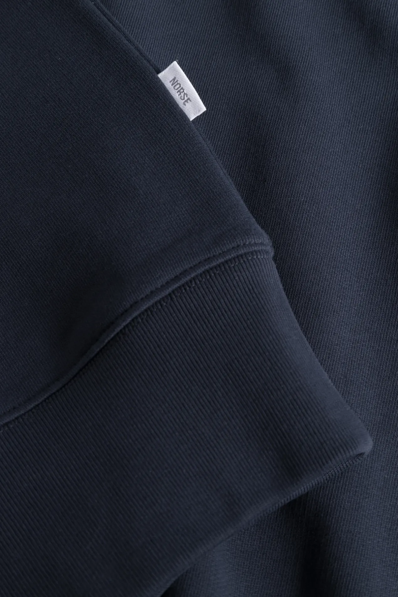 norse_standard_sweatshirt_5-3.webp Norse Projects SWEATSHIRTS^Norse Standard Sweatshirt Dark Navy