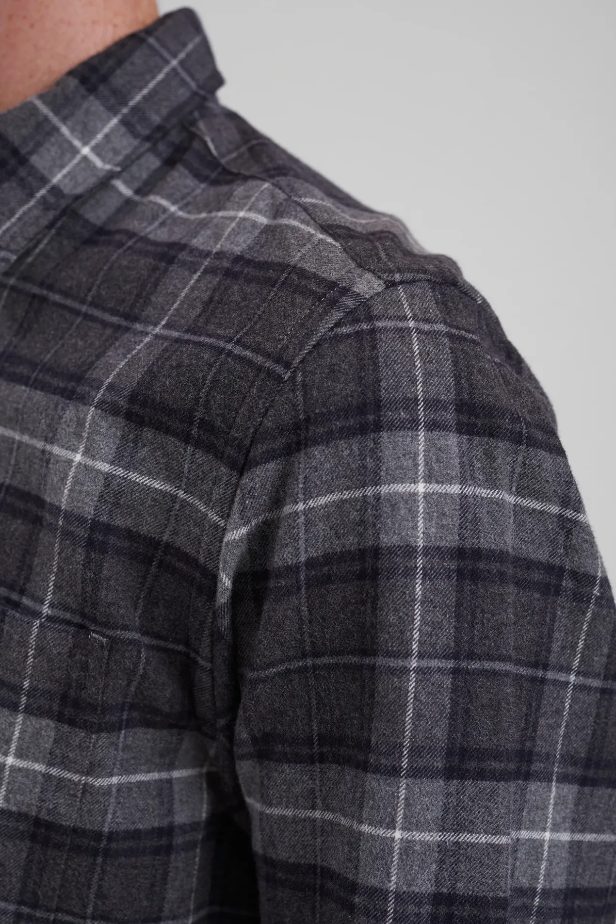 osvald_flannel_check_shirt_4-1.webp Norse Projects SHIRTING^Osvald Flannel Check Shirt Grey Melange