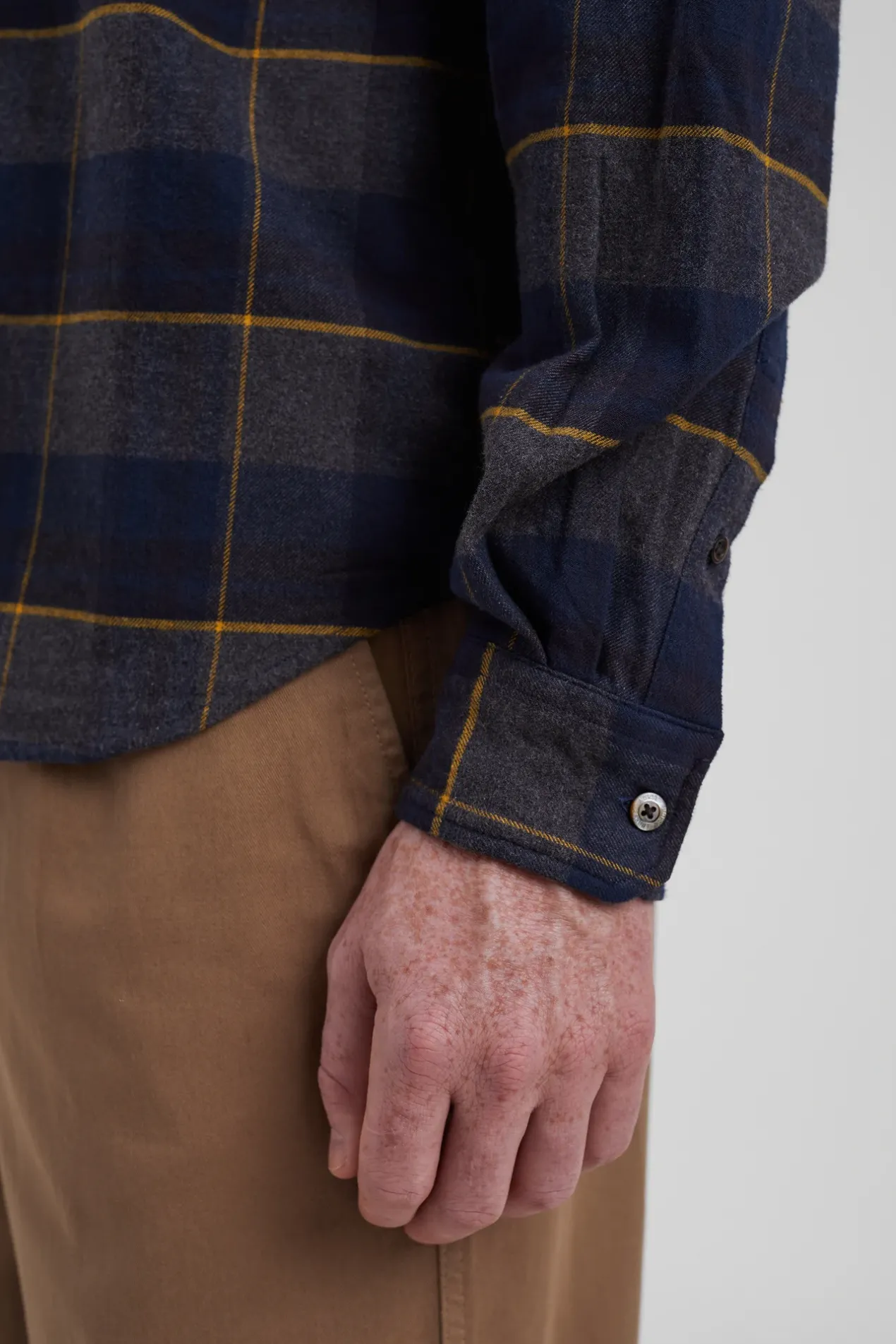 osvald_flannel_check_shirt_5-2.webp Norse Projects SHIRTING^Osvald Flannel Check Shirt Dark Navy