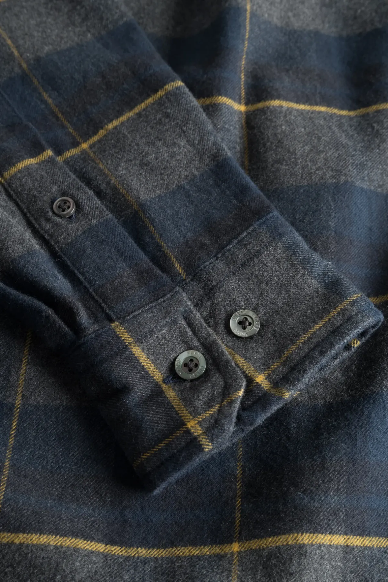 osvald_flannel_check_shirt_7-2.webp Norse Projects SHIRTING^Osvald Flannel Check Shirt Dark Navy