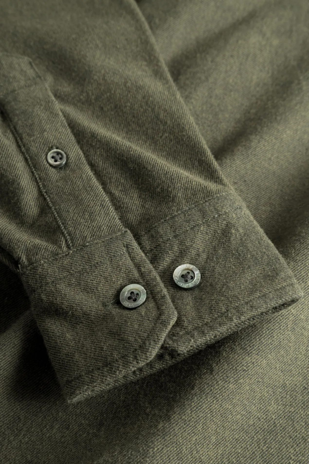 osvald_flannel_shirt_4.webp Norse Projects SHIRTING^Osvald Flannel Shirt Sitka Green