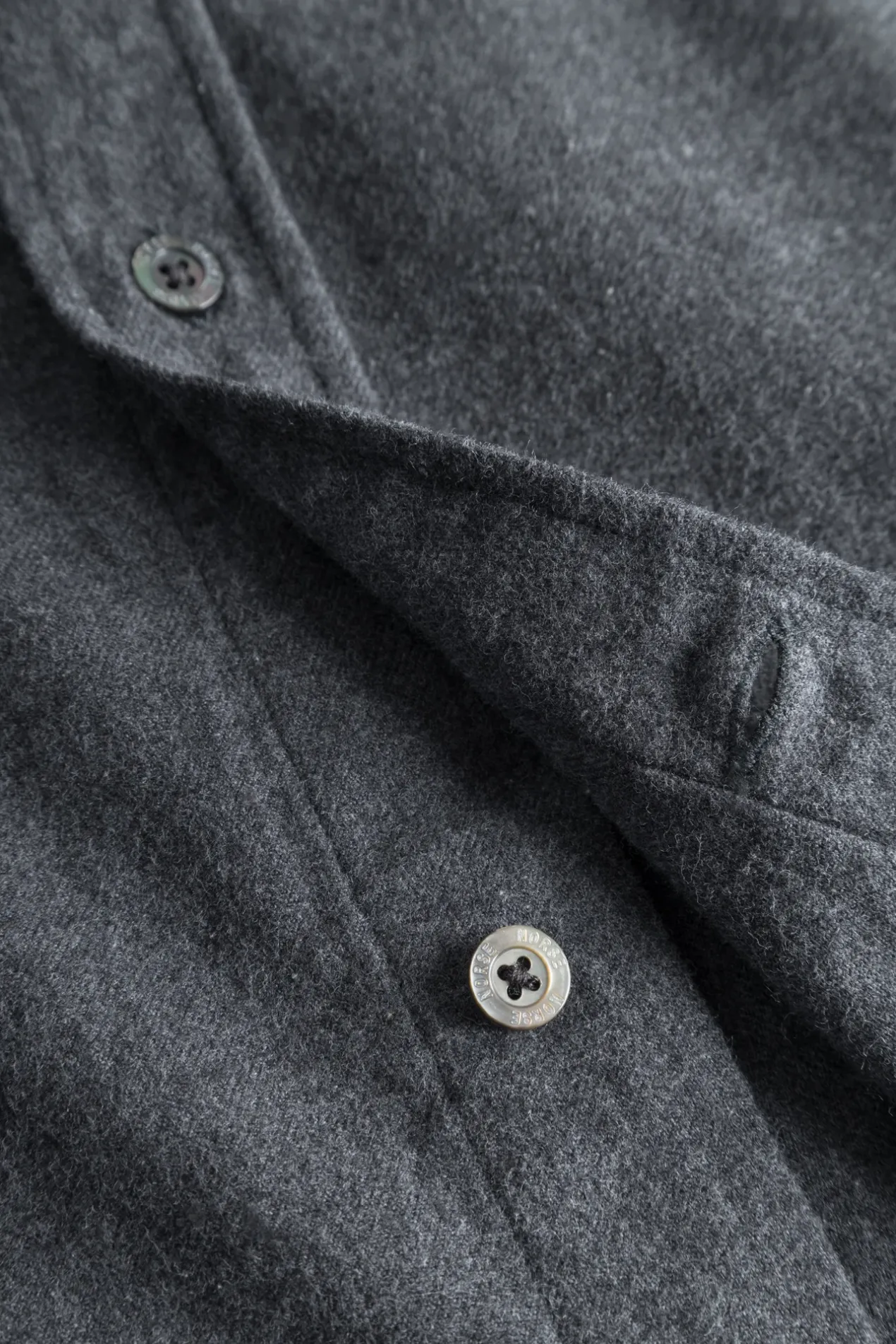 osvald_flannel_shirt_8.webp Norse Projects SHIRTING^Osvald Flannel Shirt Charcoal Melange