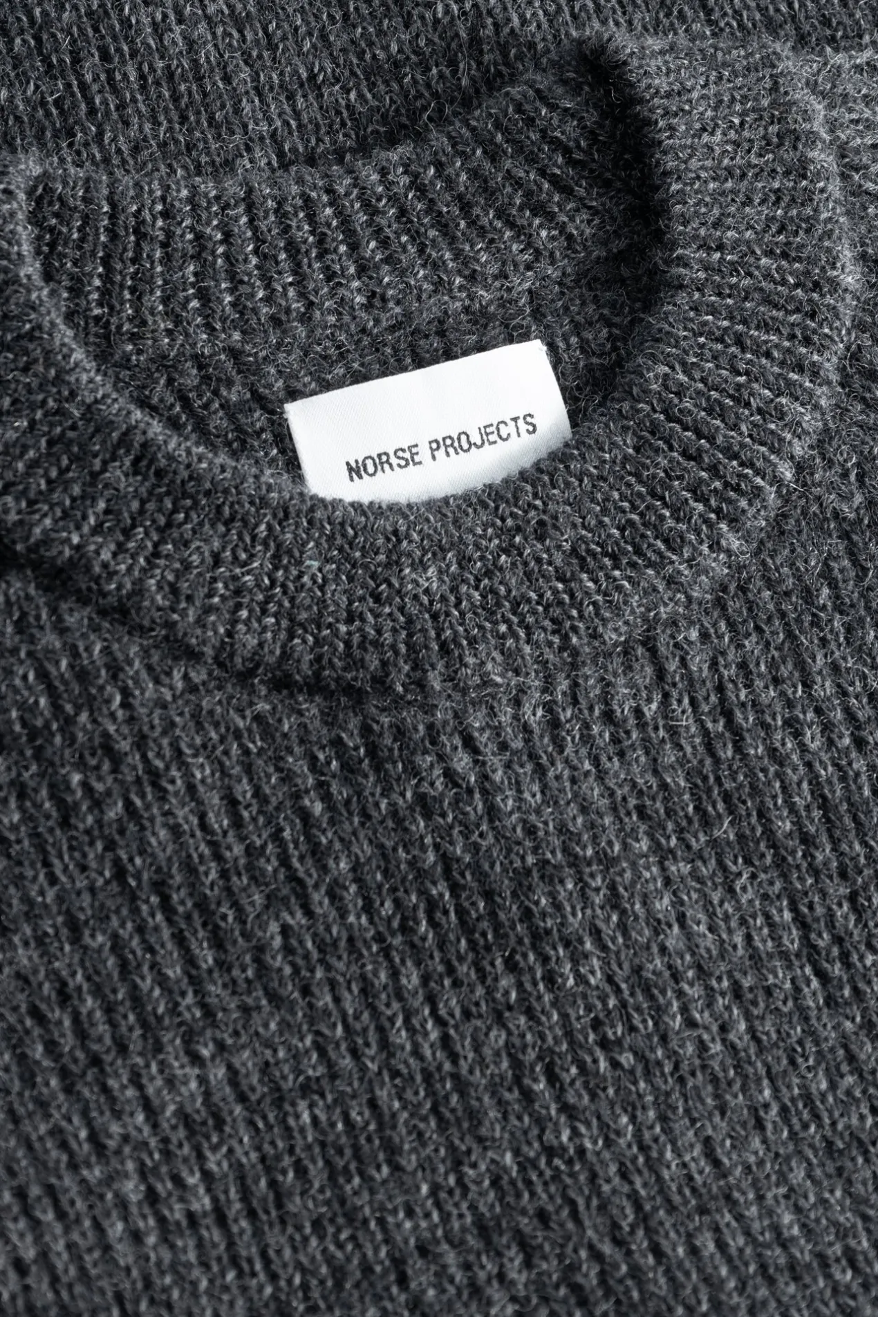 roald_wool_cotton_rib_sweater_4-1.webp Norse Projects KNITWEAR^Roald Wool Cotton Rib Sweater Dark Grey Melange