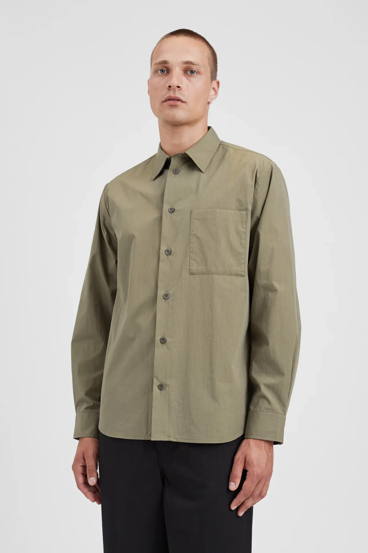 silas_tech_poplin_shirt_2-2.webp Norse Projects SHIRTING^Silas Tech Poplin Shirt Sediment Green