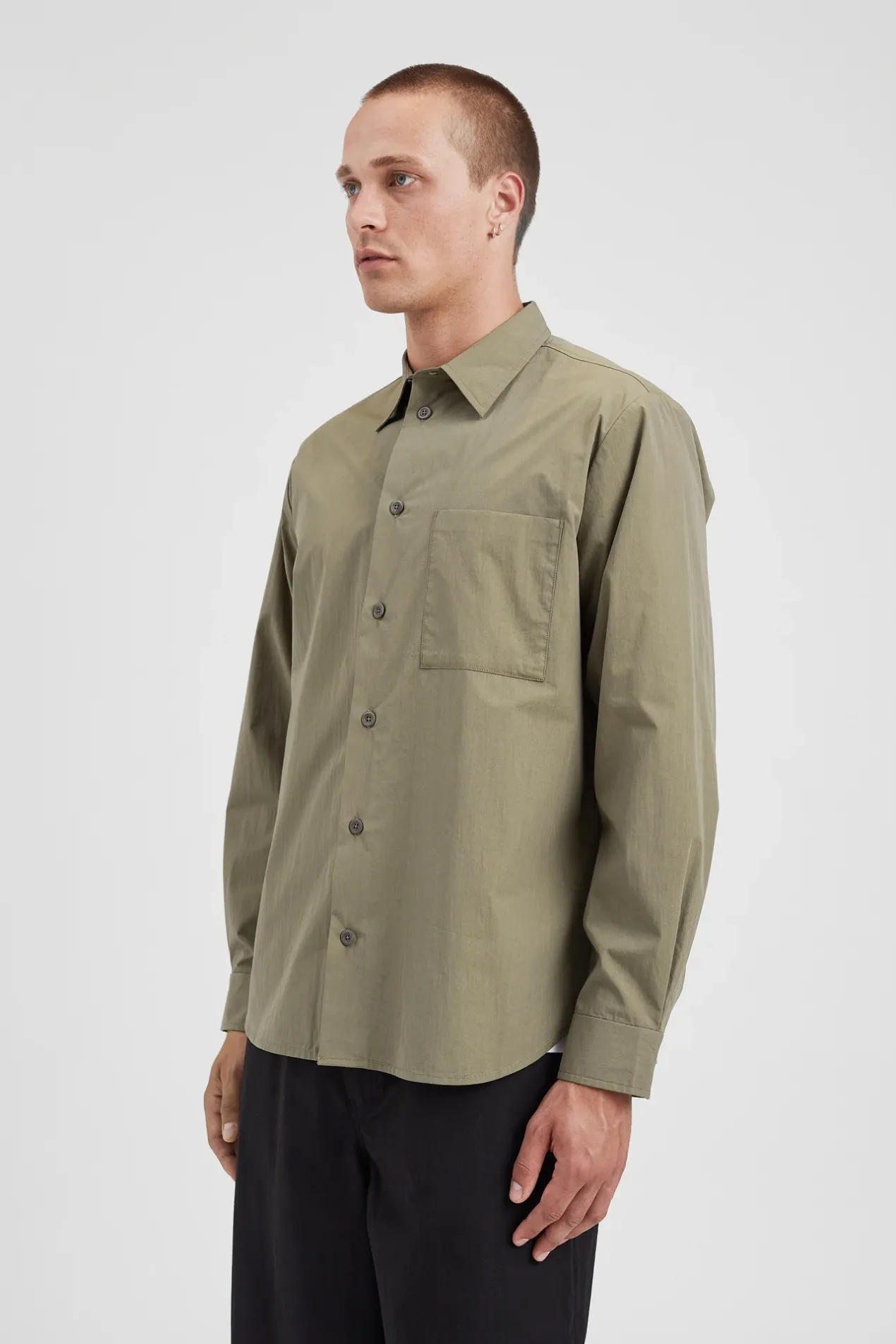silas_tech_poplin_shirt_3-2.webp Norse Projects SHIRTING^Silas Tech Poplin Shirt Sediment Green