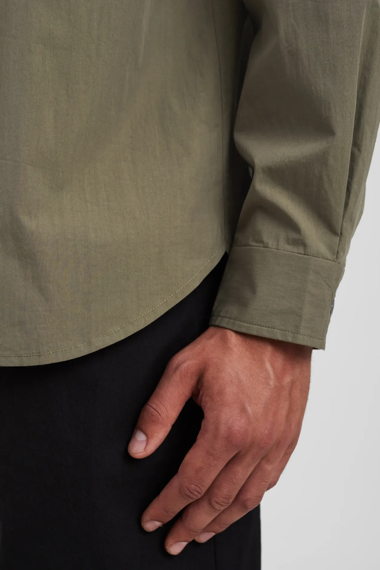 silas_tech_poplin_shirt_5-2.webp Norse Projects SHIRTING^Silas Tech Poplin Shirt Sediment Green