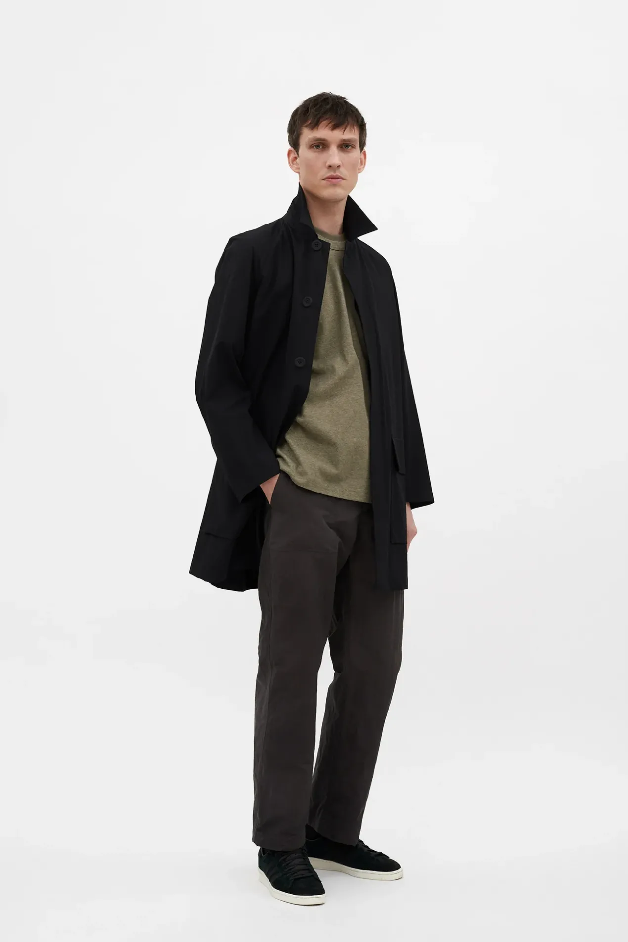 vargo_travel_light_raglan_mac_2.webp Norse Projects OUTERWEAR^Vargo Travel Light Raglan Mac Black